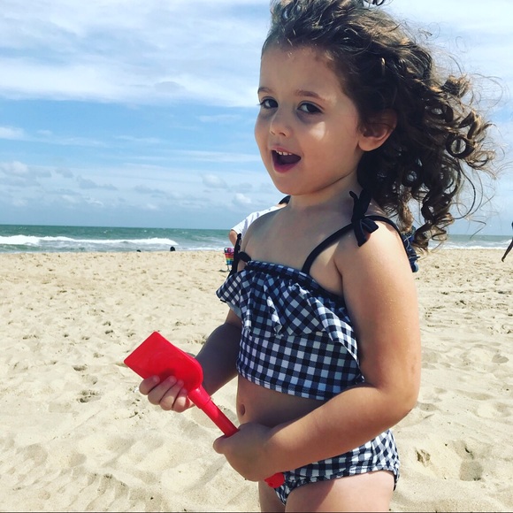 Welcome to my kids closet! - Picture 1 of 6